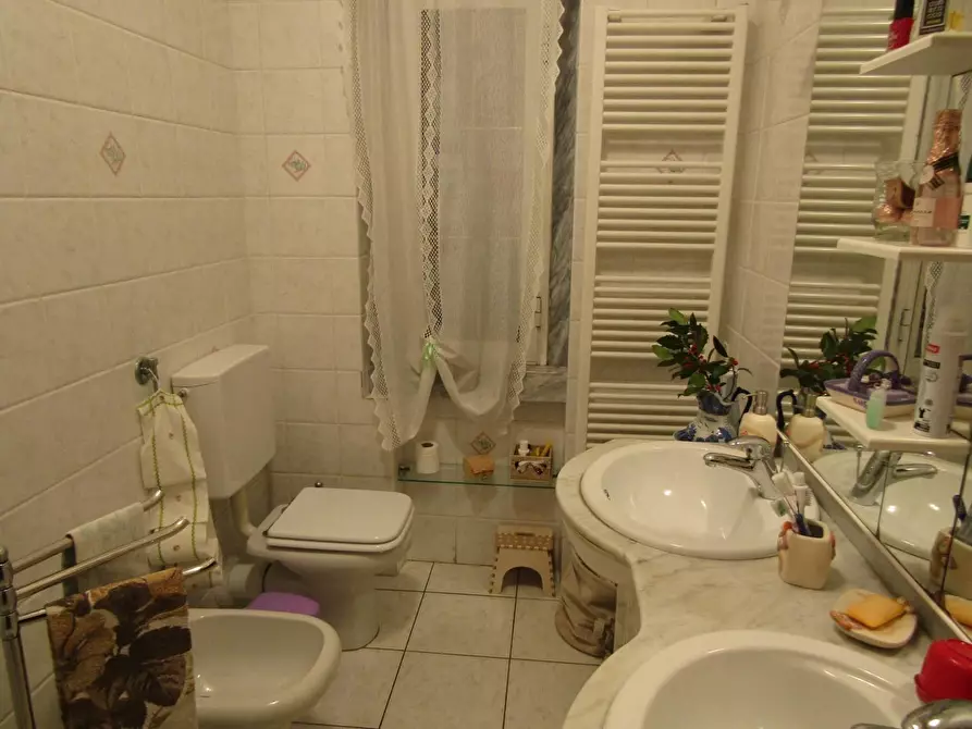 Immagine 2 di Appartamento in vendita  a Carrara