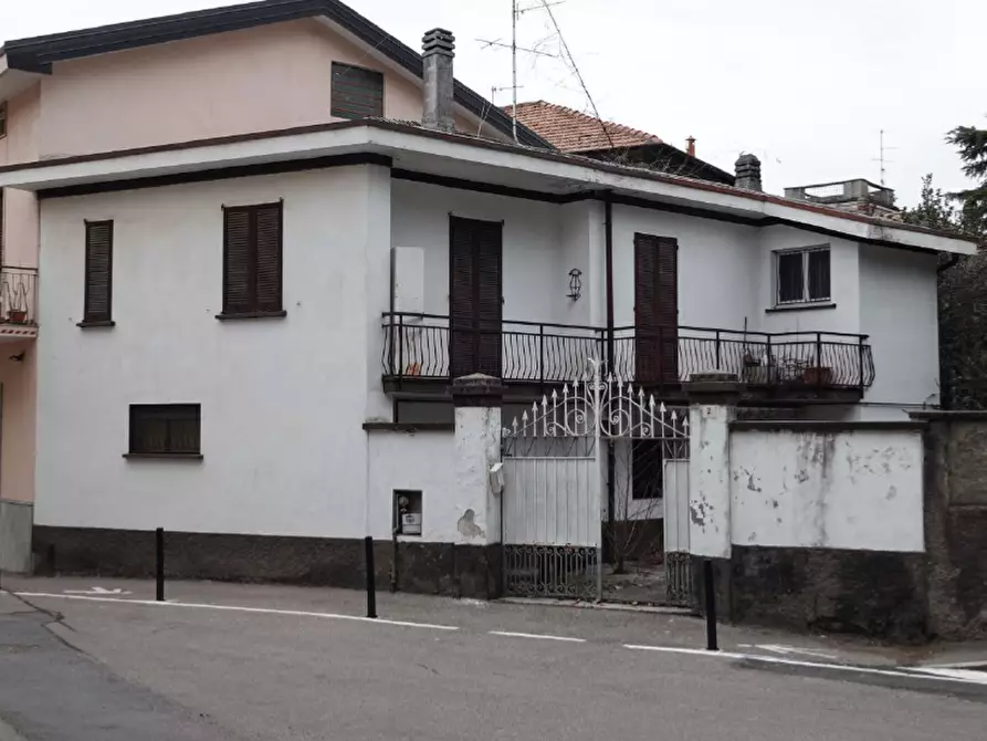 Immagine 1 di Appartamento in vendita  a Caronno Varesino