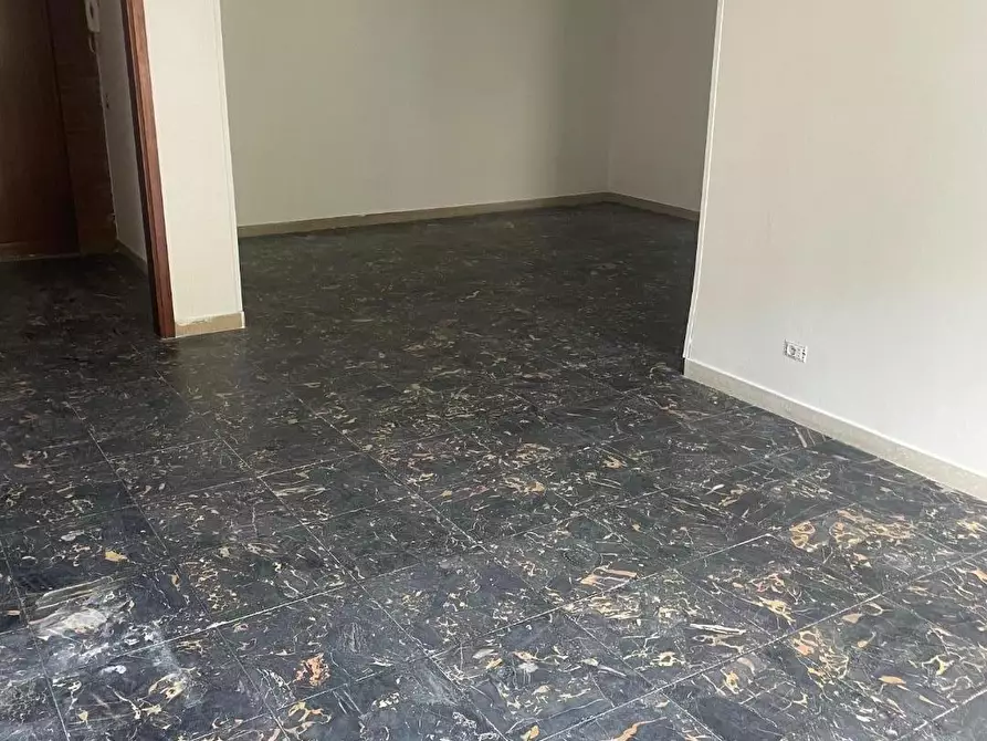 Immagine 2 di Appartamento in vendita  a Carrara