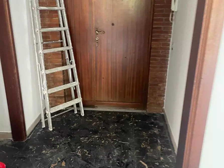 Immagine 5 di Appartamento in vendita  a Carrara