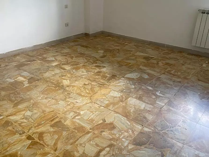 Immagine 19 di Appartamento in vendita  a Carrara
