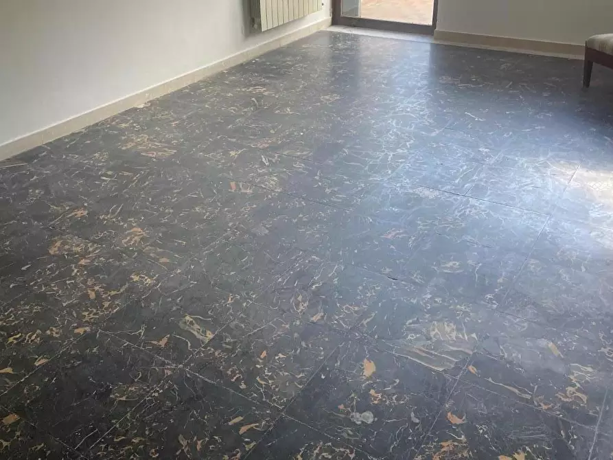 Immagine 1 di Appartamento in vendita  a Carrara