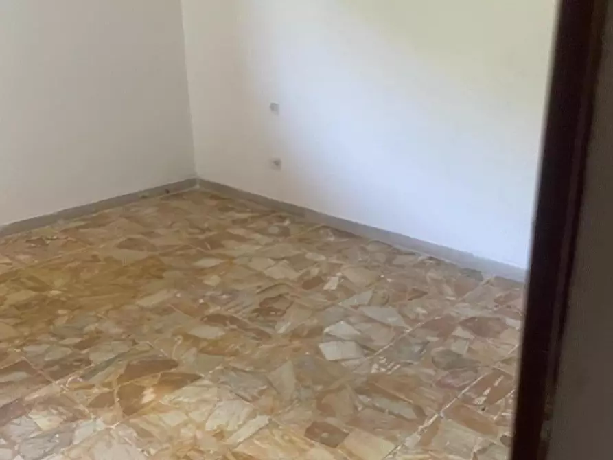 Immagine 21 di Appartamento in vendita  a Carrara