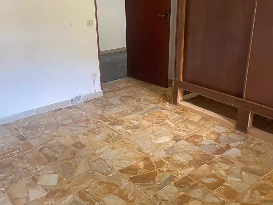 Immagine 23 di Appartamento in vendita  a Carrara