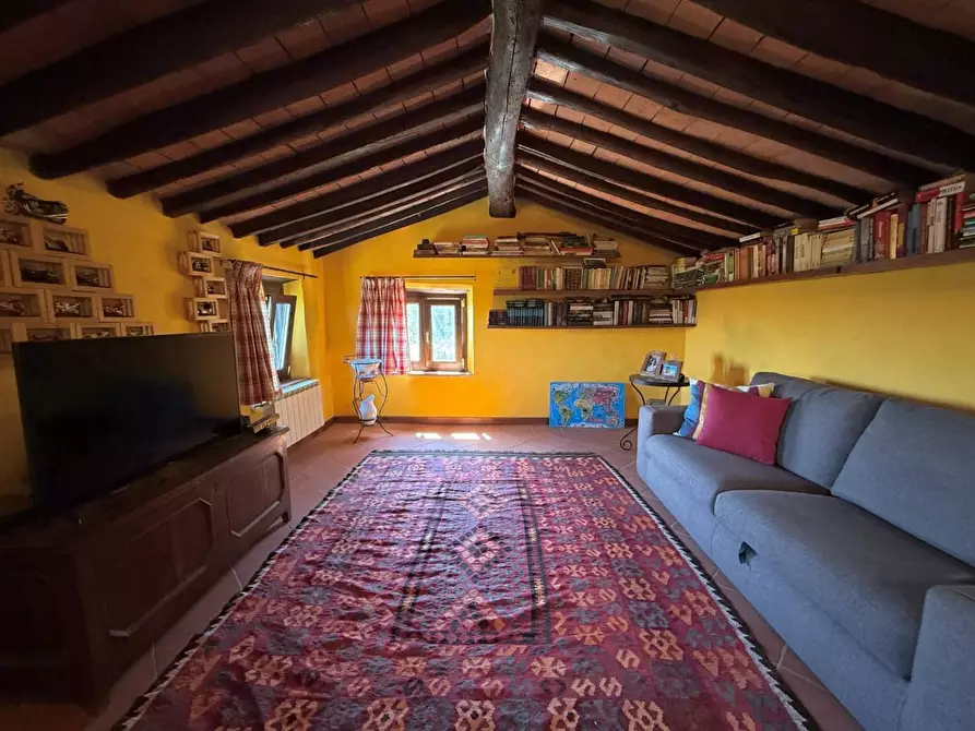 Immagine 17 di Rustico / casale in vendita  a Capannori