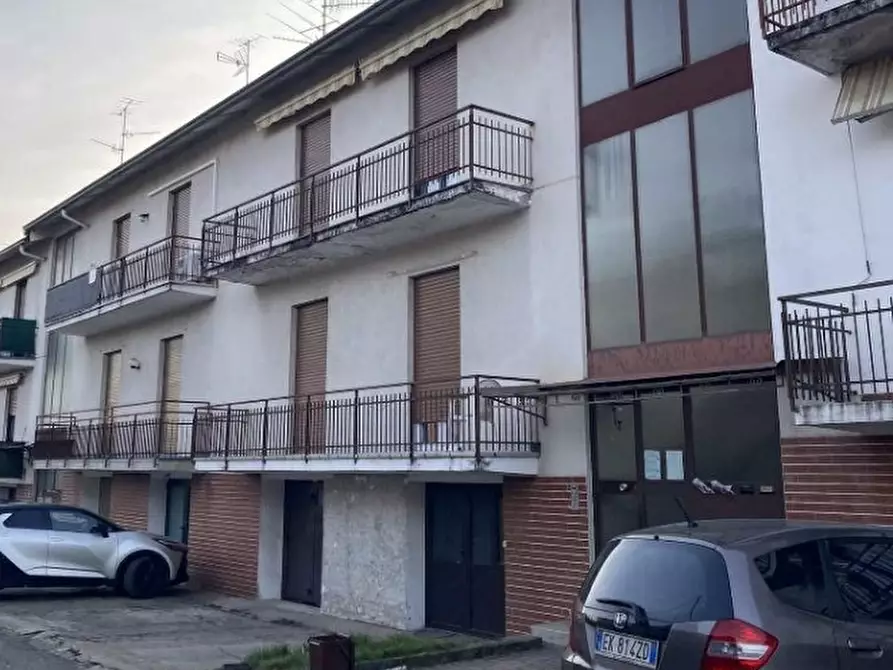 Immagine 1 di Appartamento in vendita  a Malnate