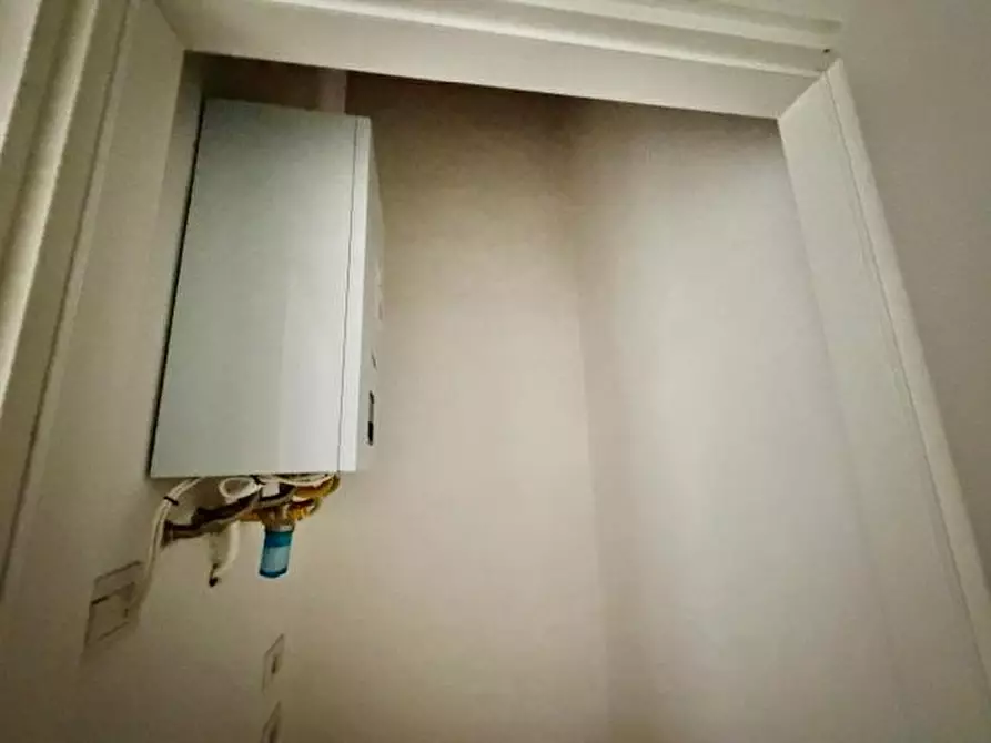 Immagine 8 di Appartamento in vendita  a Livorno