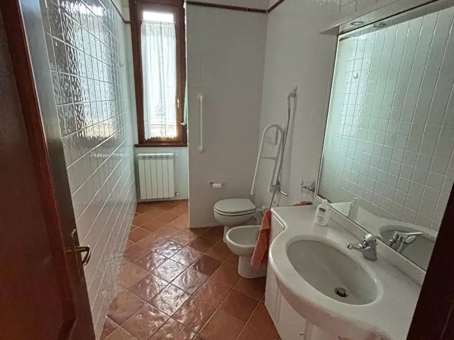 Immagine 8 di Villa in vendita  a Empoli