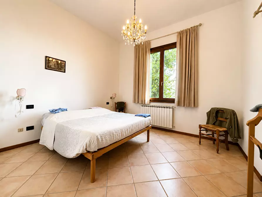 Immagine 4 di Villa in vendita  a Empoli