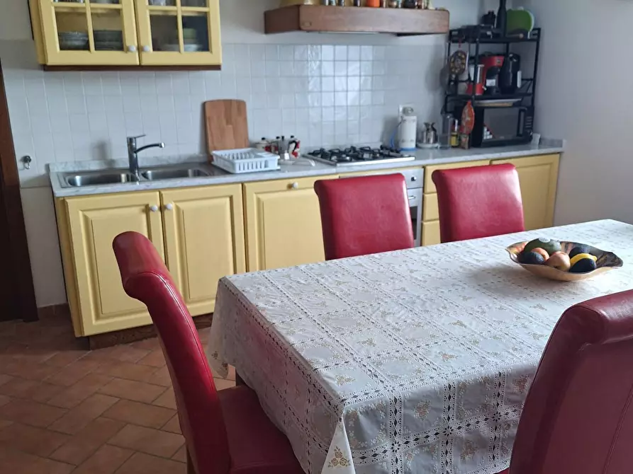 Immagine 2 di Appartamento in vendita  a Peccioli