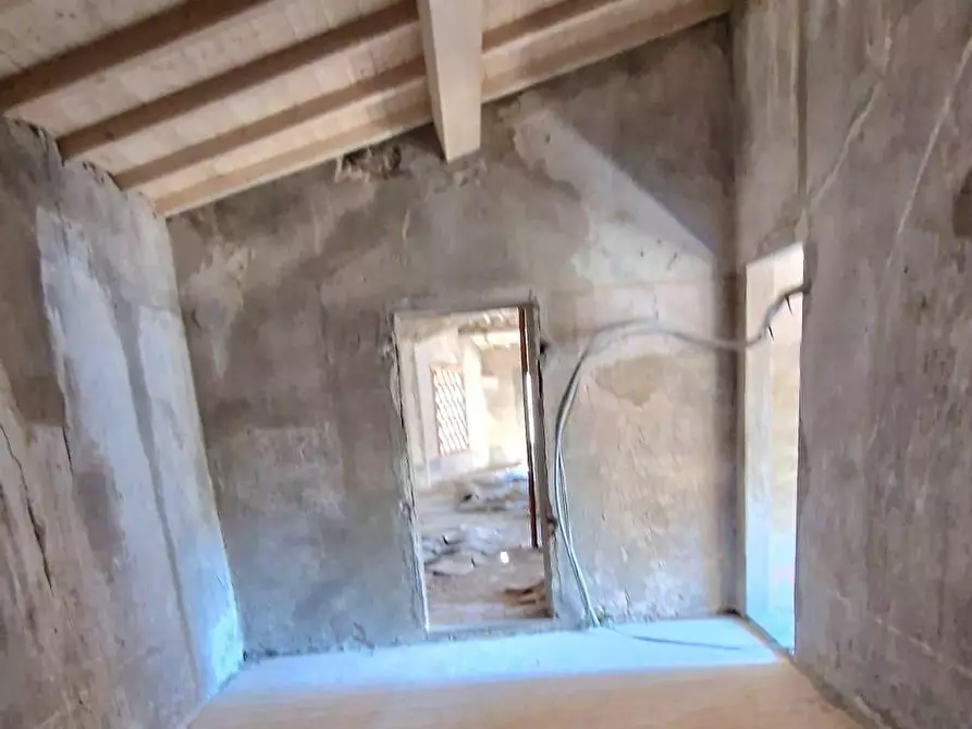 Immagine 8 di Rustico / casale in vendita  a Calci