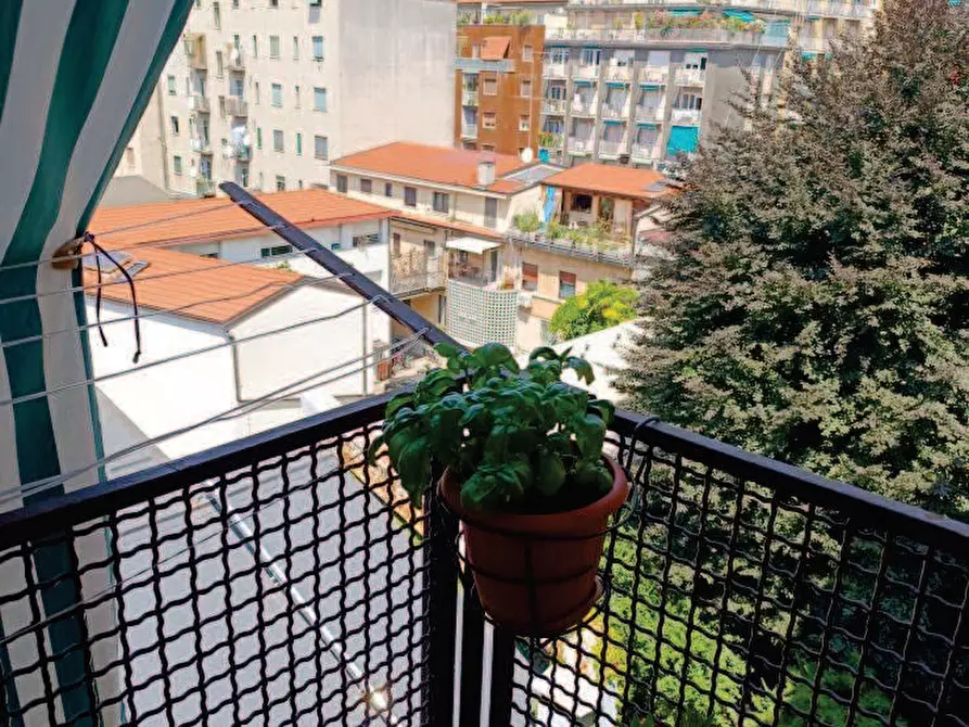Immagine 11 di Appartamento in vendita  a Milano
