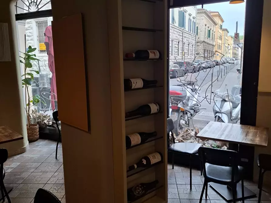 Immagine 15 di Locale commerciale in vendita  a Pisa
