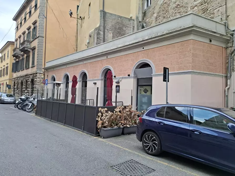 Immagine 1 di Locale commerciale in vendita  a Pisa