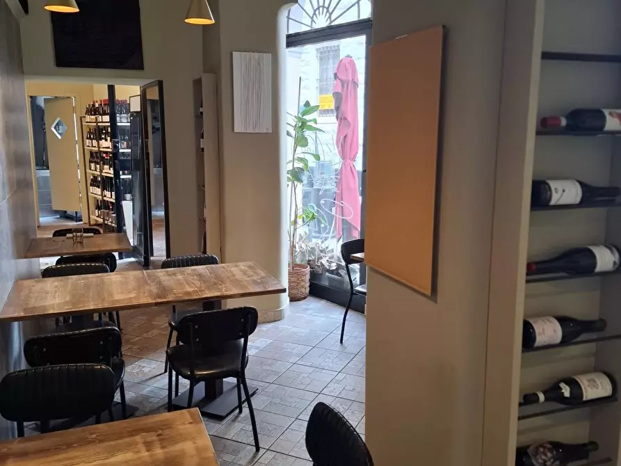 Immagine 14 di Locale commerciale in vendita  a Pisa