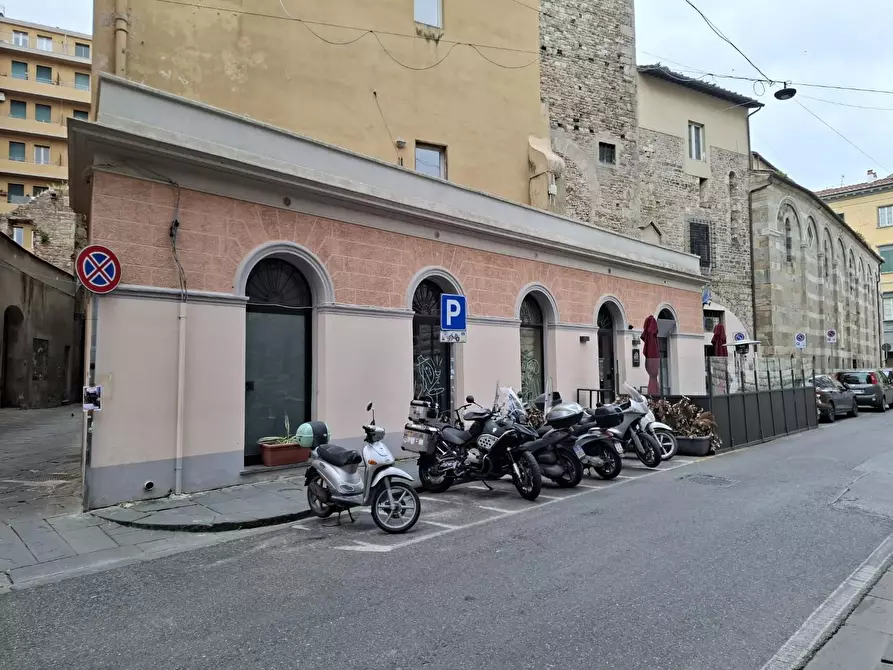 Immagine 2 di Locale commerciale in vendita  a Pisa