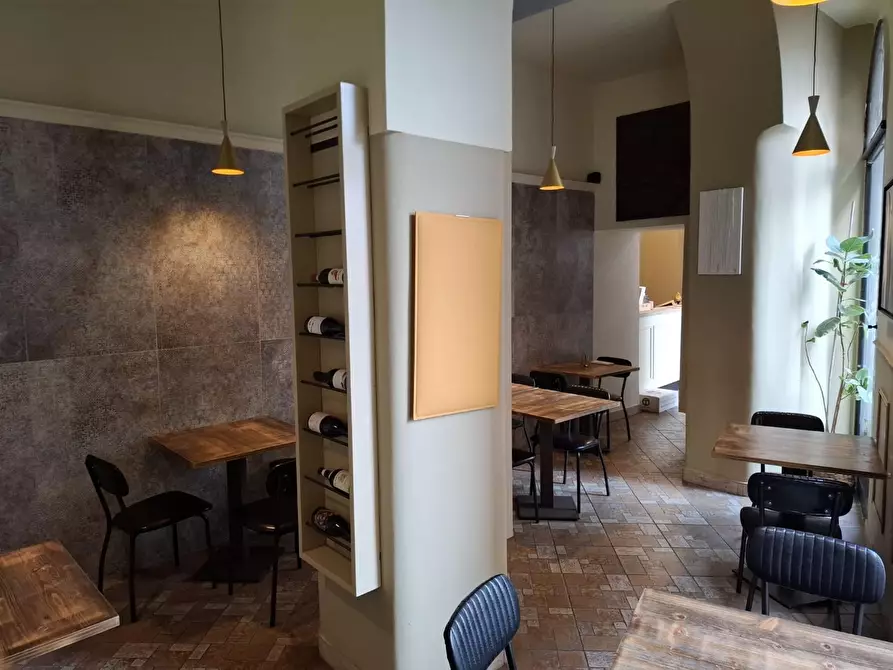Immagine 19 di Locale commerciale in vendita  a Pisa