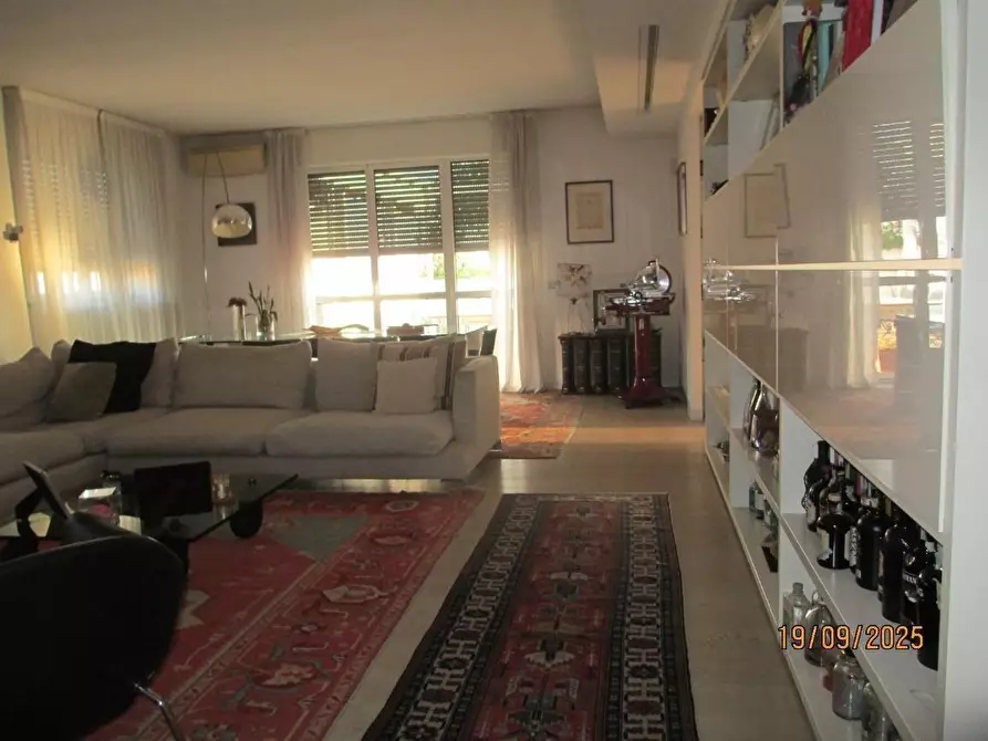 Immagine 8 di Appartamento in vendita  a Milano