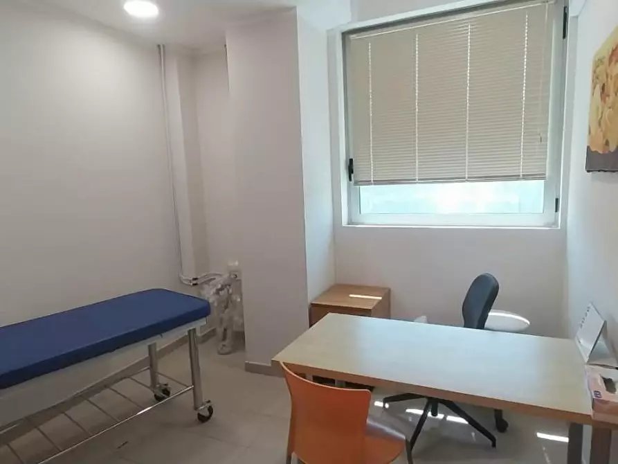 Immagine 9 di Ufficio in vendita  a Calci