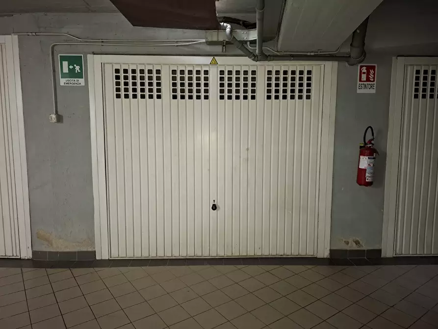 Immagine 2 di Garage in vendita  a Rivoli