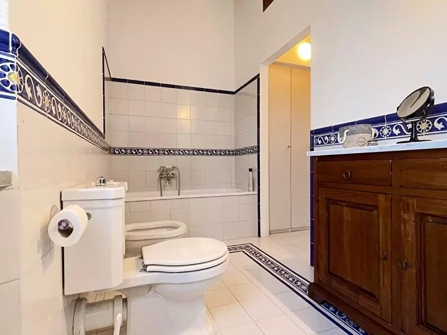 Immagine 16 di Casa colonica in vendita  a Rosignano Marittimo