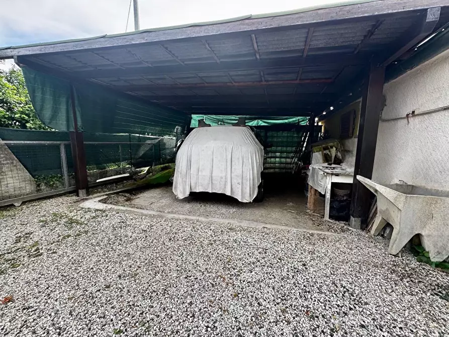 Immagine 11 di Villa in vendita  a San Giuliano Terme