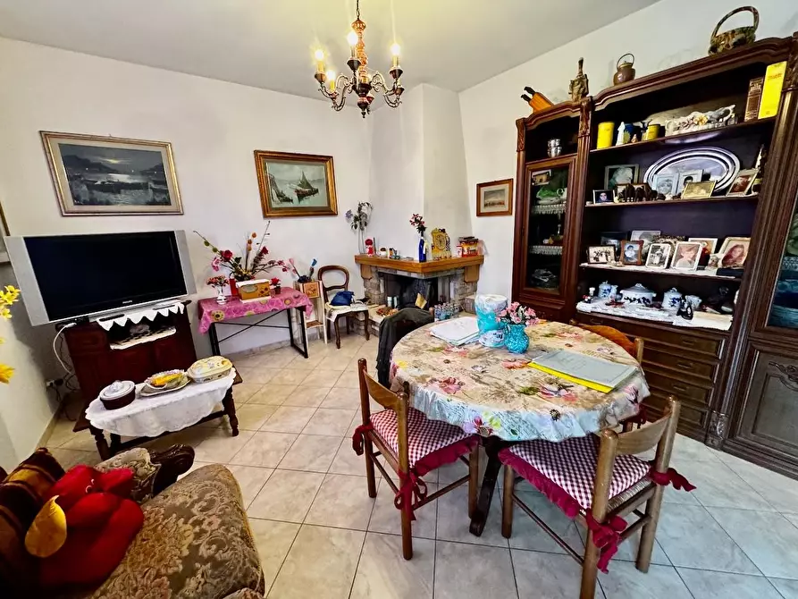 Immagine 14 di Villa in vendita  a San Giuliano Terme