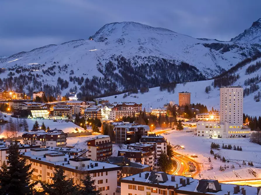 Immagine 9 di Albergo/B&B/Residence in vendita  a Sestriere