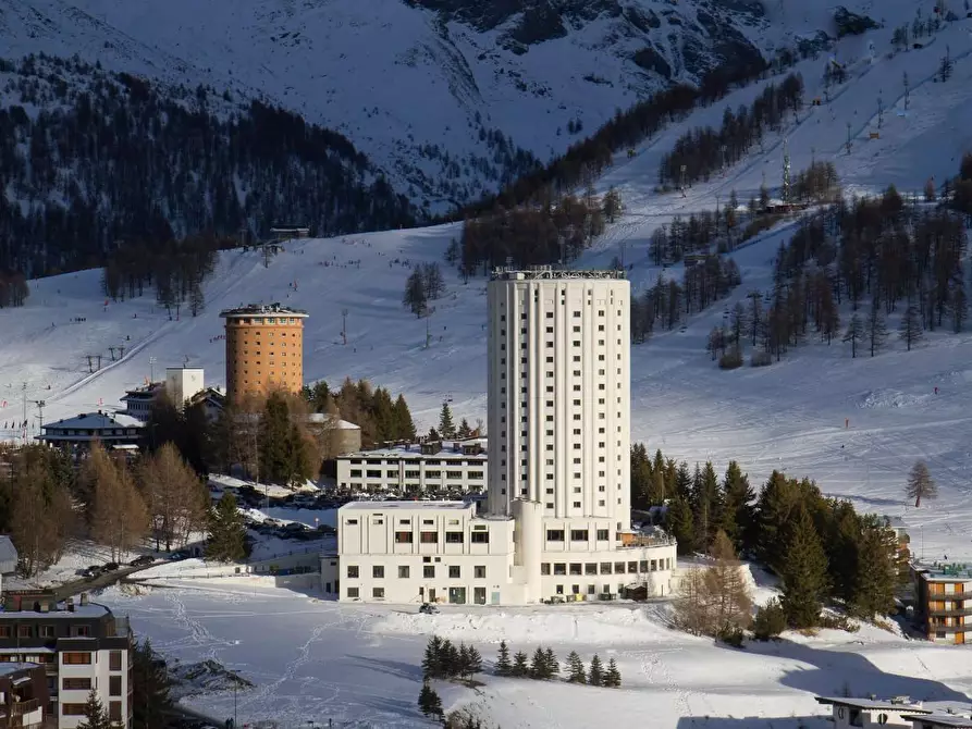 Immagine 8 di Albergo/B&B/Residence in vendita  a Sestriere