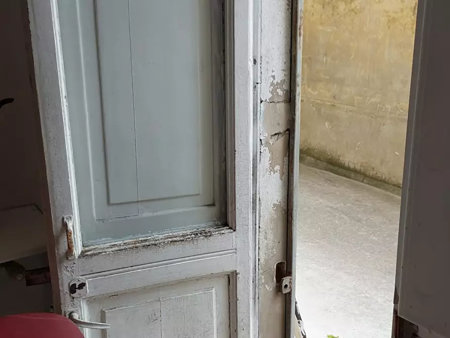 Immagine 7 di Negozio in vendita  a Torino
