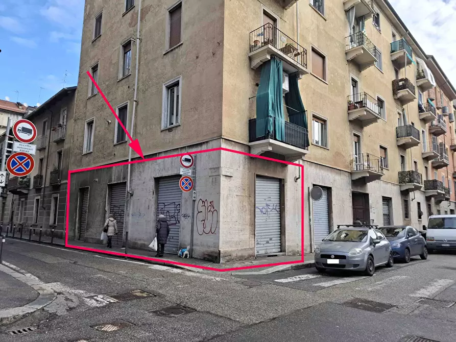 Immagine 1 di Negozio in vendita  a Torino