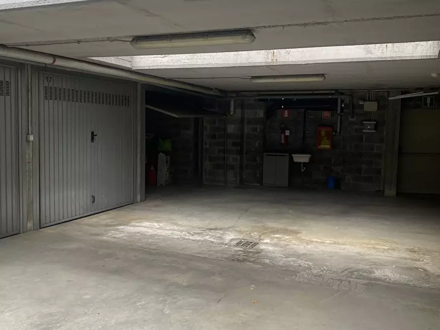 Immagine 3 di Garage in vendita  a Torino