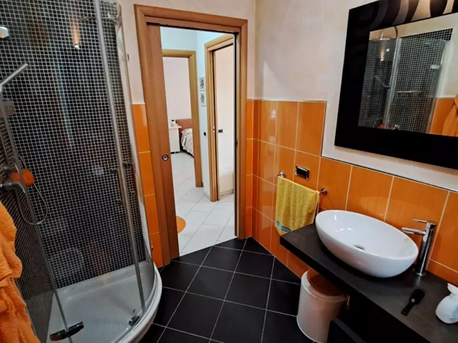 Immagine 11 di Casa bifamiliare in vendita  a Rosignano Marittimo