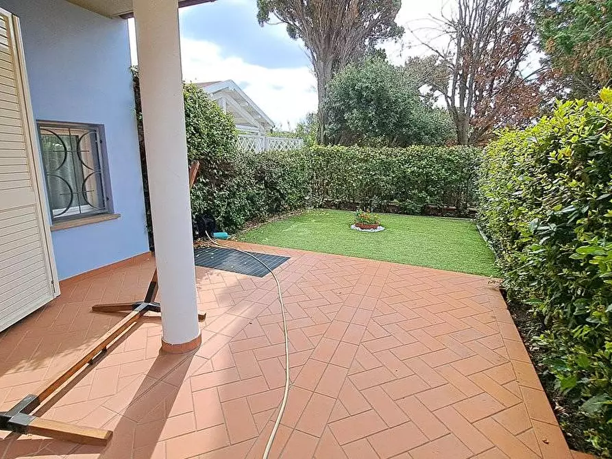 Immagine 18 di Casa bifamiliare in vendita  a Rosignano Marittimo