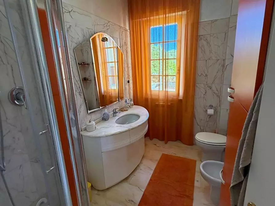 Immagine 9 di Casa bifamiliare in vendita  a Ameglia