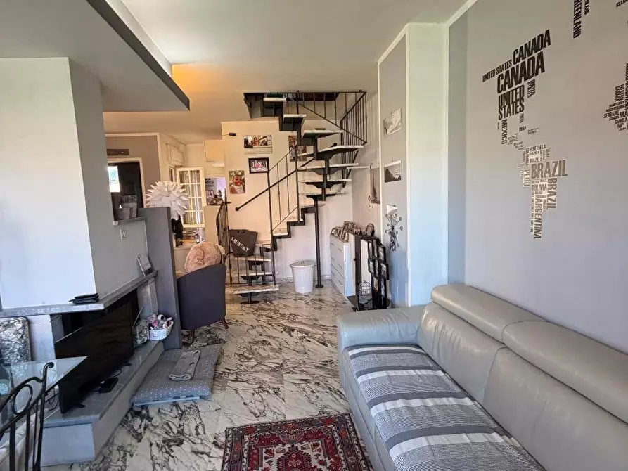 Immagine 6 di Casa bifamiliare in vendita  a Ameglia