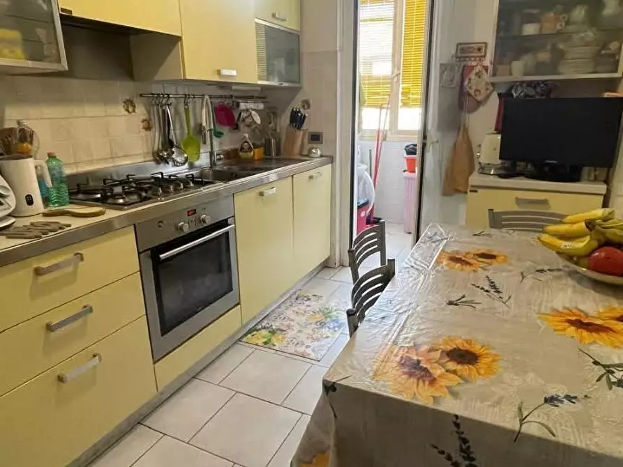 Immagine 3 di Appartamento in vendita  a Carrara