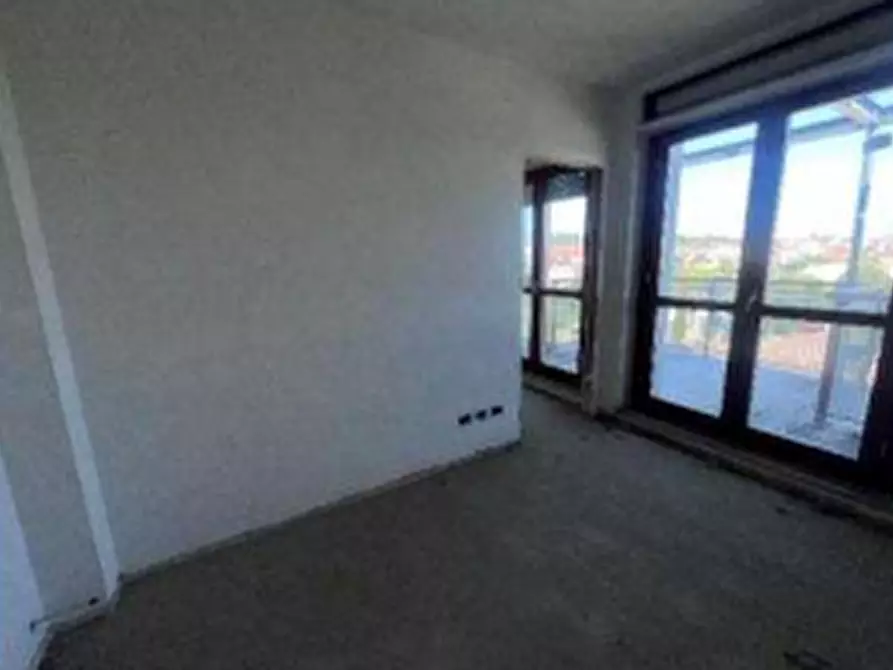 Immagine 12 di Mansarda in vendita  a Moncalieri