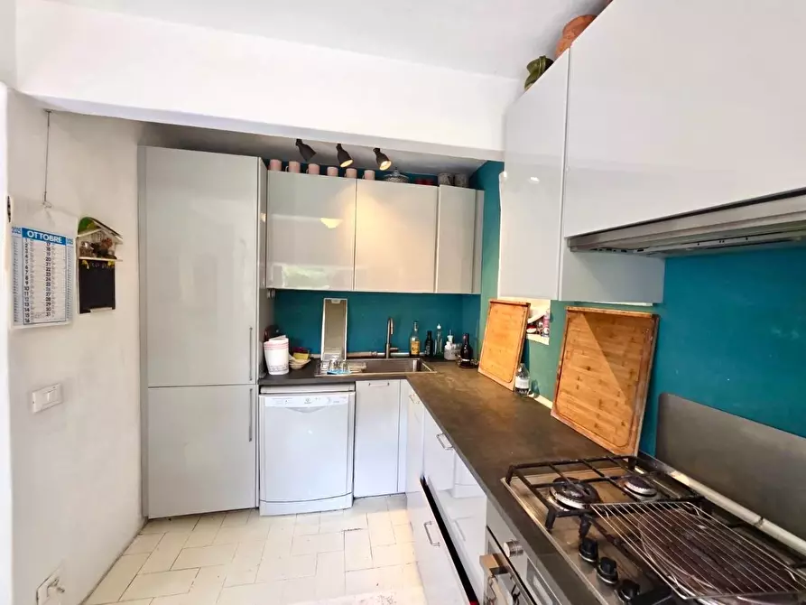 Immagine 15 di Porzione di casa in vendita  a Viareggio