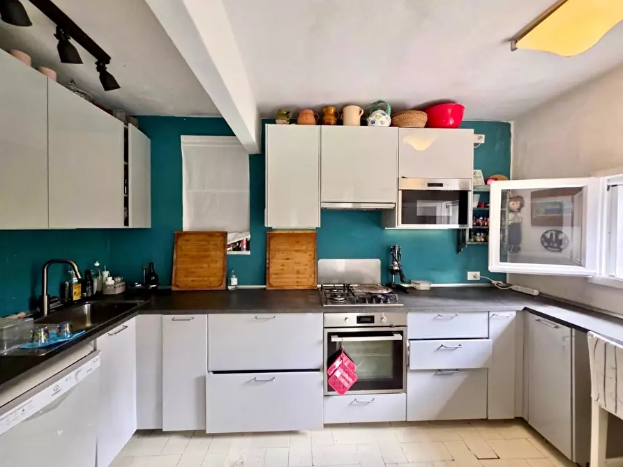 Immagine 14 di Porzione di casa in vendita  a Viareggio