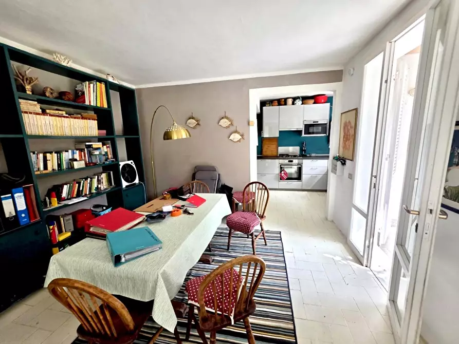 Immagine 12 di Porzione di casa in vendita  a Viareggio