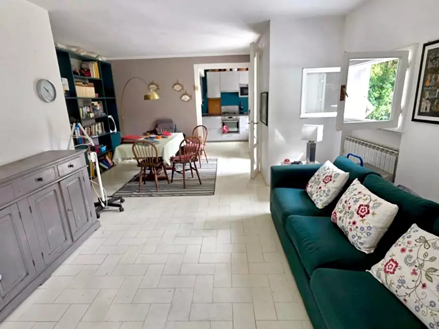 Immagine 10 di Porzione di casa in vendita  a Viareggio