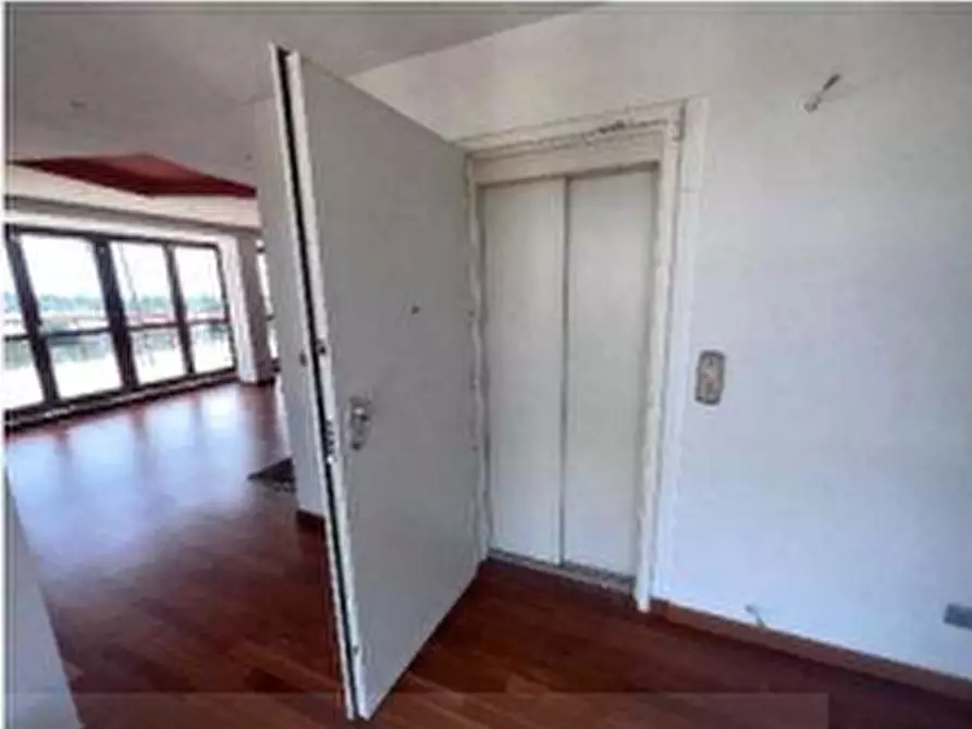 Immagine 7 di Mansarda in vendita  a Moncalieri