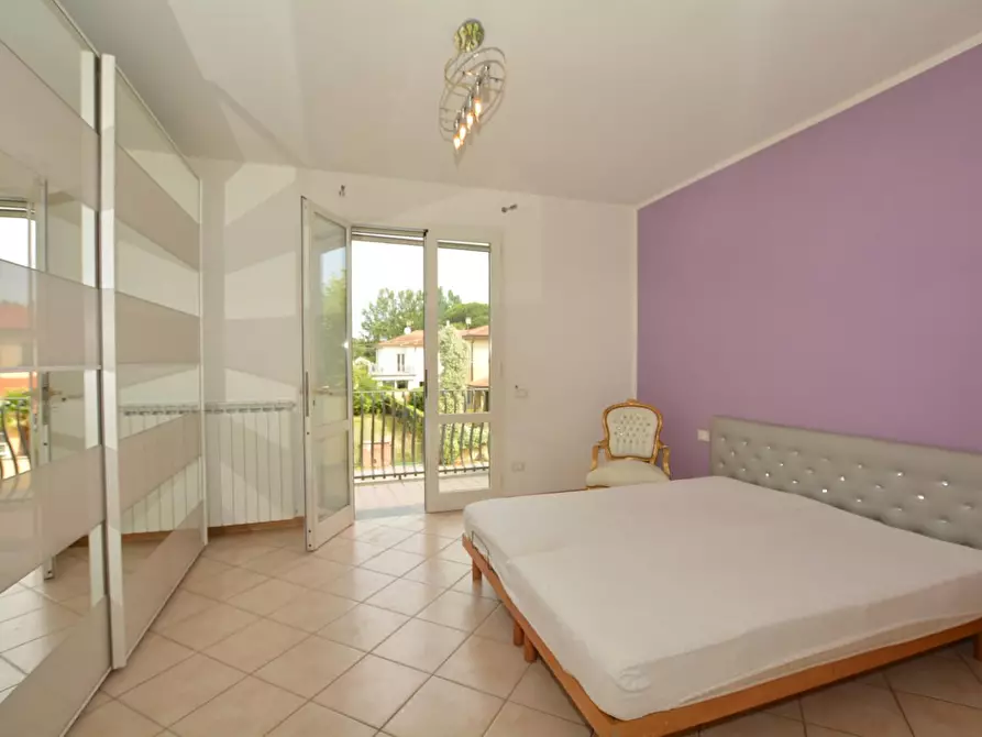 Immagine 10 di Casa bifamiliare in vendita  a Camaiore