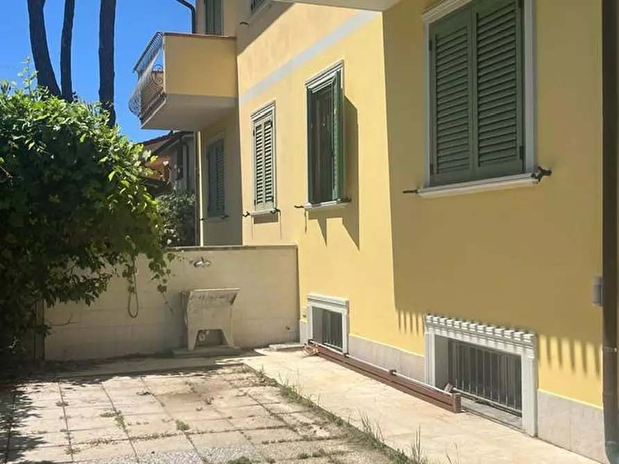 Immagine 5 di Casa bifamiliare in vendita  a Camaiore