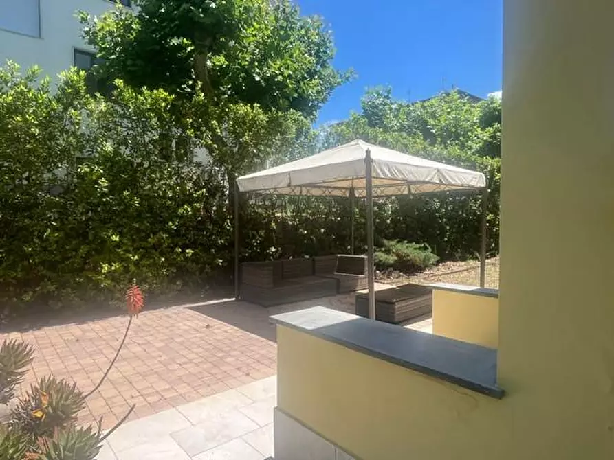 Immagine 2 di Casa bifamiliare in vendita  a Camaiore
