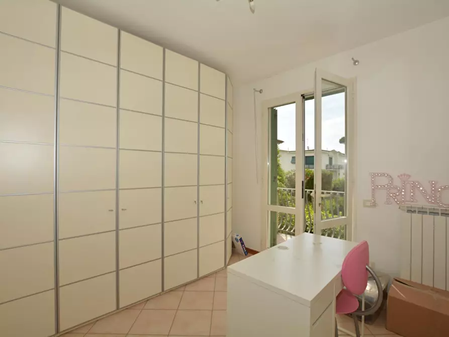 Immagine 12 di Casa bifamiliare in vendita  a Camaiore