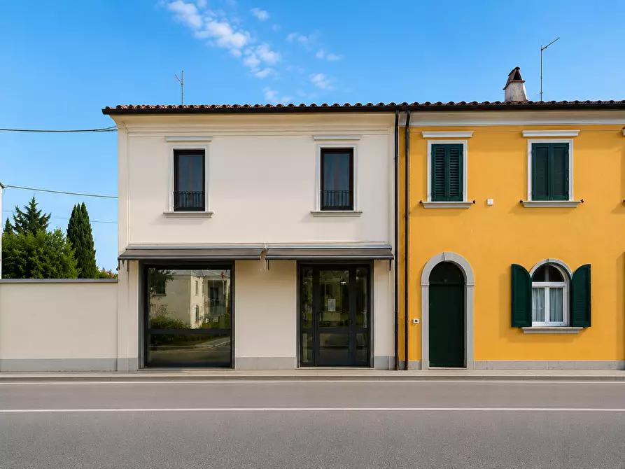 Immagine 1 di Terratetto in vendita  a Cascina