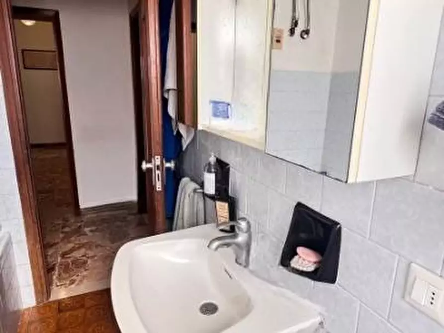 Immagine 13 di Appartamento in vendita  a Colle Di Val D'elsa