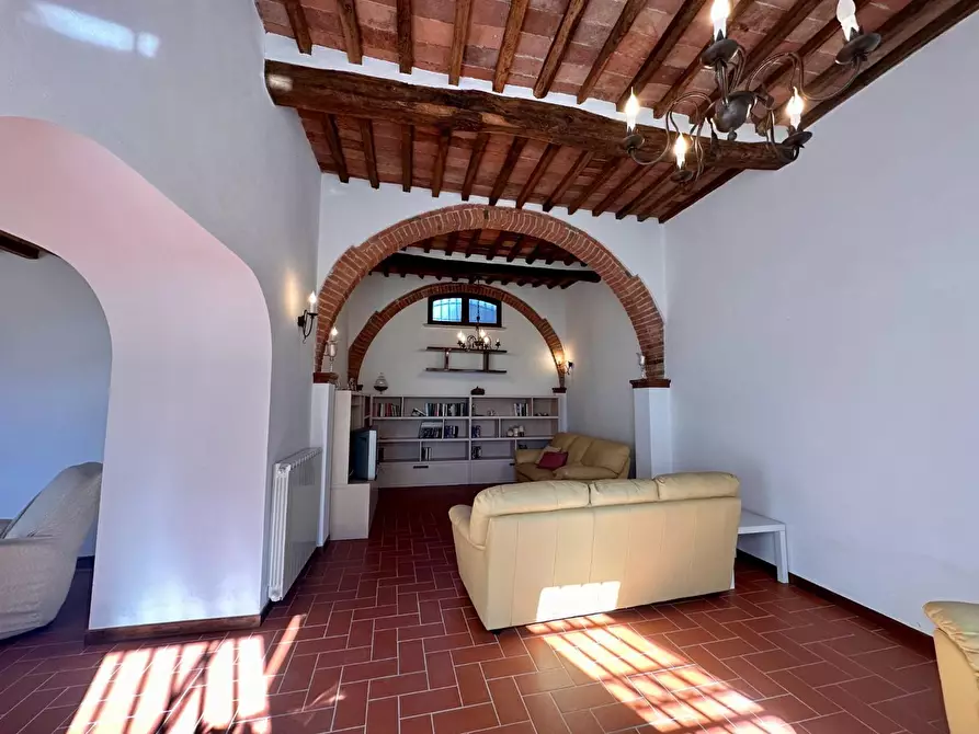 Immagine 11 di Casa colonica in vendita  a Pietrasanta